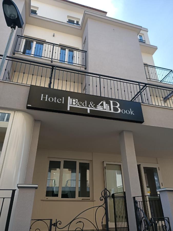 Hotel Bed & Book ริมินี ภายนอก รูปภาพ