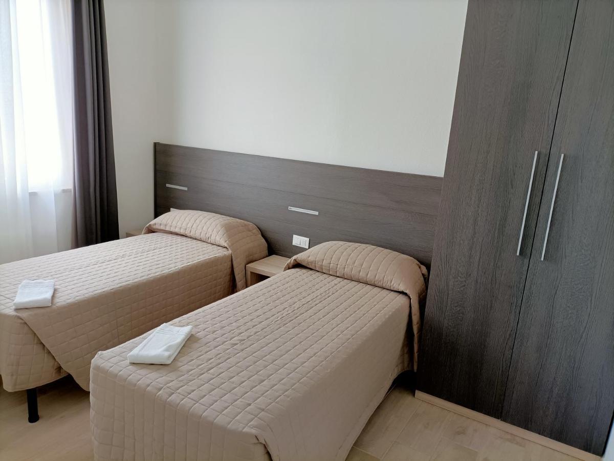 Hotel Bed & Book ริมินี ภายนอก รูปภาพ