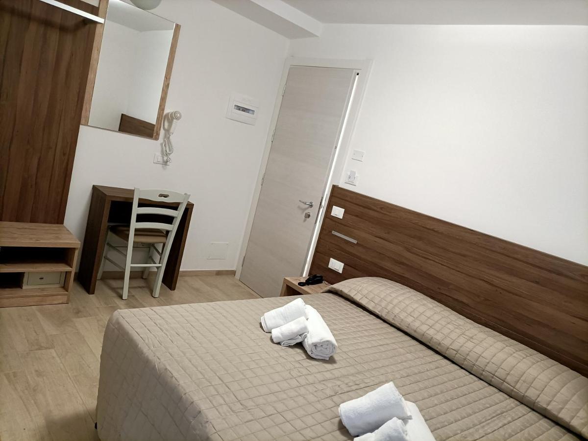 Hotel Bed & Book ริมินี ภายนอก รูปภาพ