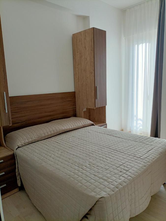 Hotel Bed & Book ริมินี ภายนอก รูปภาพ